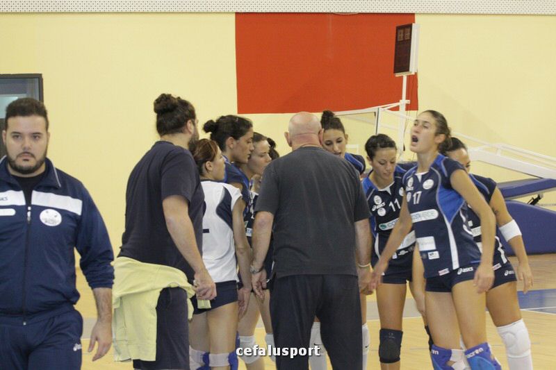 111030 volley 085_tn.jpg
